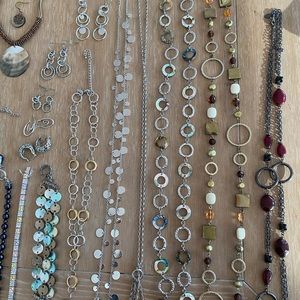 Lia Sofia lot of jewelry-27 assorted pieces. Sold as one lot.
